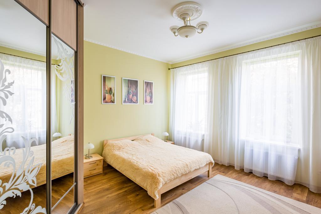 Rynok Square 5 Зі Світлом! Lejlighed Lviv Eksteriør billede